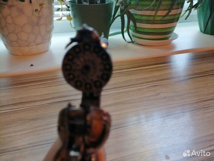 Пистолет на пистонах