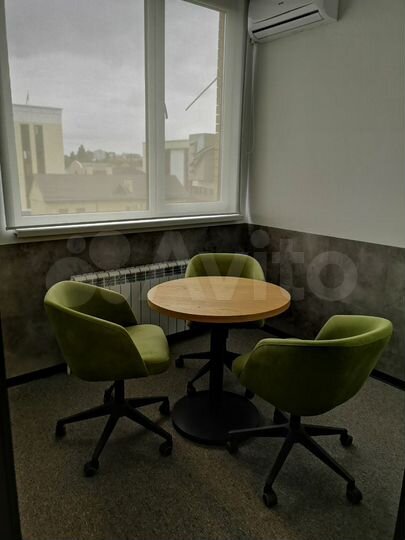 Офис, офисное помещение с мебелью