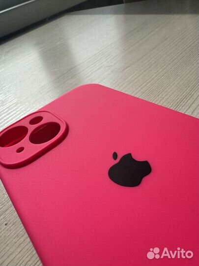 Чехол на iPhone 15