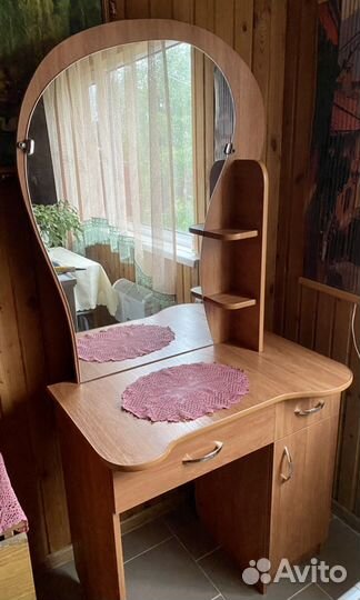 Дамский столик