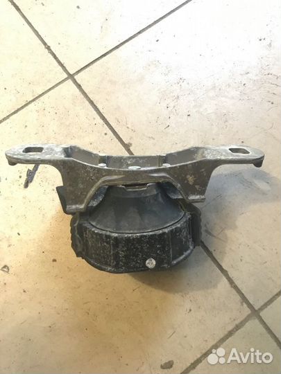 Подушка двигателя передняя левая Volvo S40