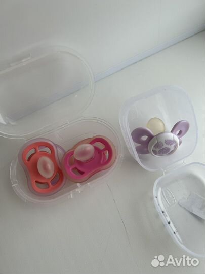 Пустышки и аксессуары для ребенка