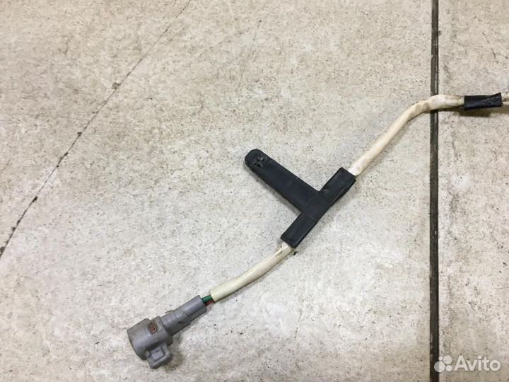 Стеклоподъемник электр. задний правый Toyota Land