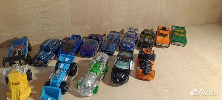 Hot wheels машинки