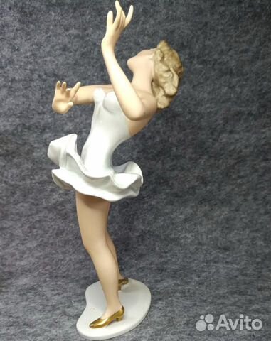 Фарфоровая статуэтка Танцовщица Германия Валендорф