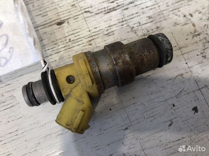 Форсунка Toyota Carina 5A-FE