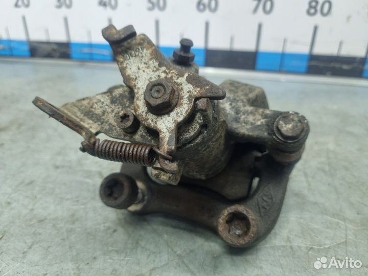 Суппорт тормозной задний правый Renault Fluence