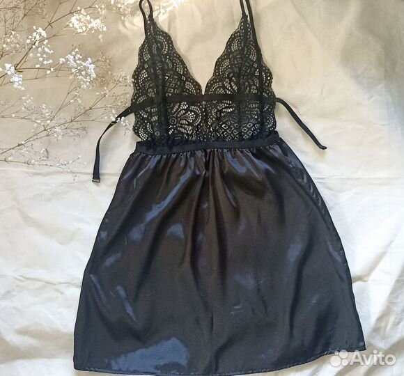 Ночная сорочка на бретелях с кружевом атласная S