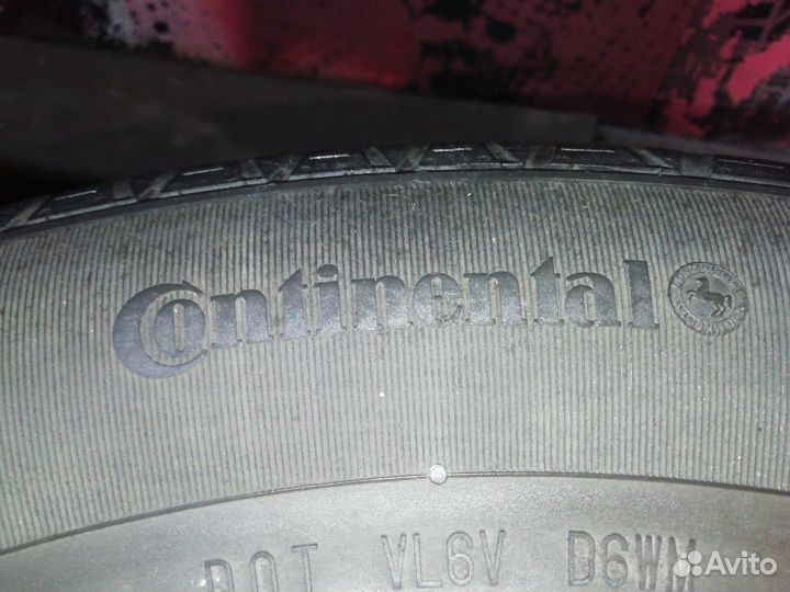 Continental ContiCrossContact LX 215/65 R16