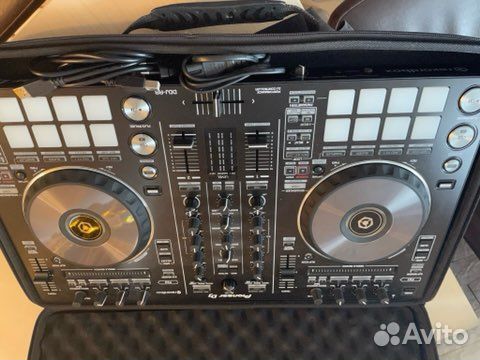 Ди Джей с оборудованием: звук, свет