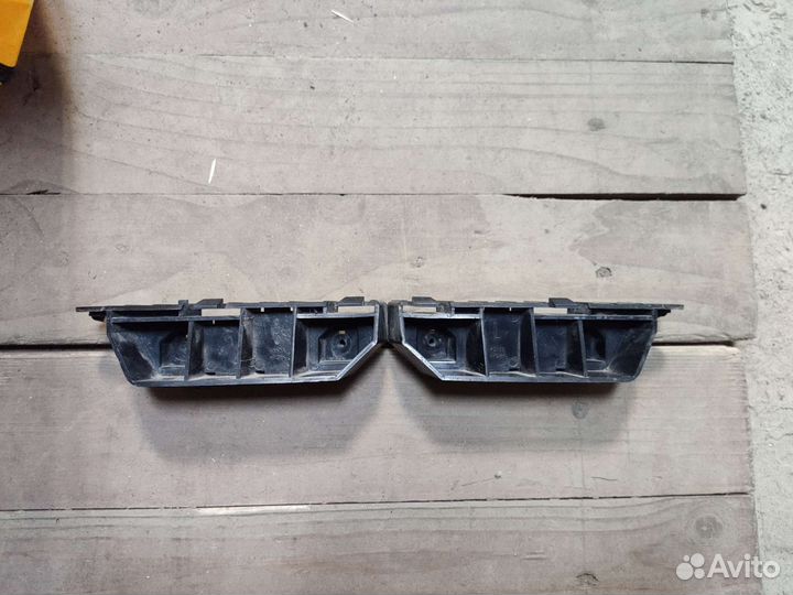 Крепление переднего бампера Honda jazz/fit