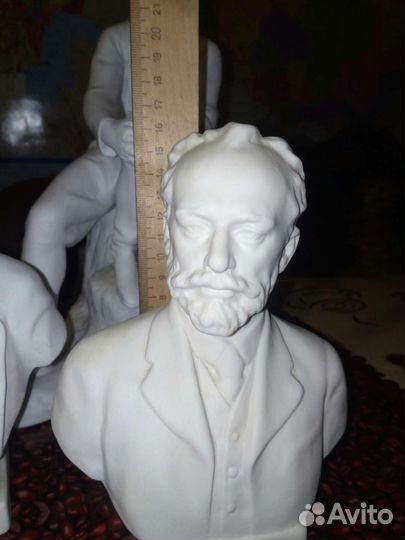 Бюст Ленина,Чайковского,М.Горький