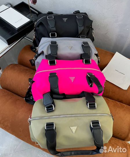 Спортивная сумка Guess