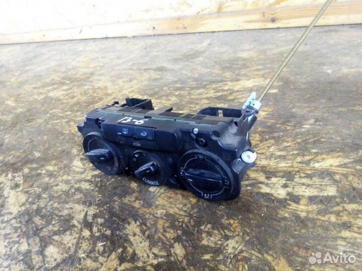 Блок управления климат-контролем Volkswagen Passat