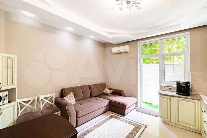 2-к. квартира, 54 м², 1/3 эт.