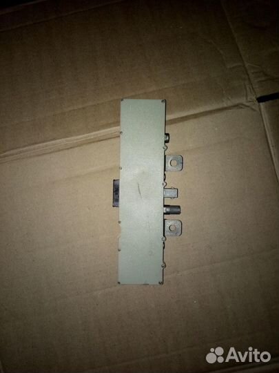 Антенна (под потолком) усилитель антенны BMW 3-се