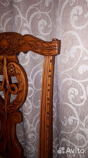 Старинный стул в стиле Чиппендейл