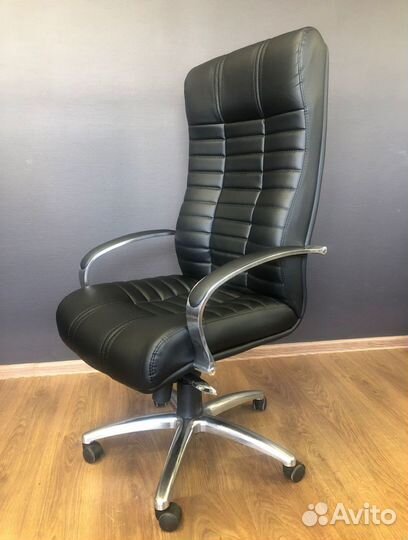 Офисное кресло. Гарантия 1 год