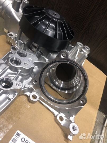 Водяной насос (помпа) системы охлаждения Mercedes