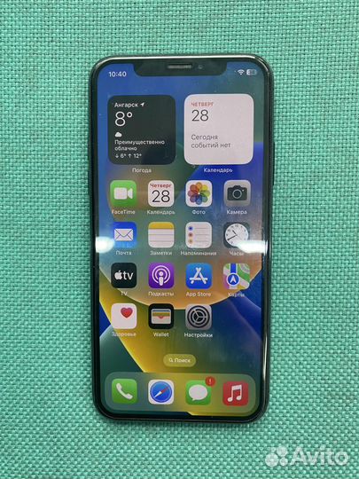 Телефон Apple iPhone X 64Gb