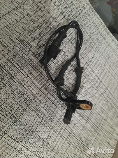 Датчик ABS nissan задний