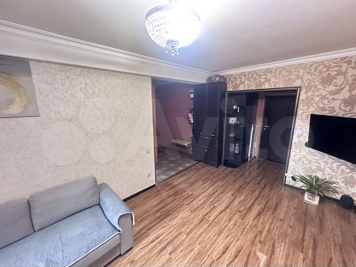 3-к. квартира, 60 м², 5/5 эт.