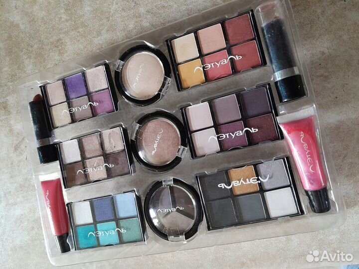 Набор теней для макияжа