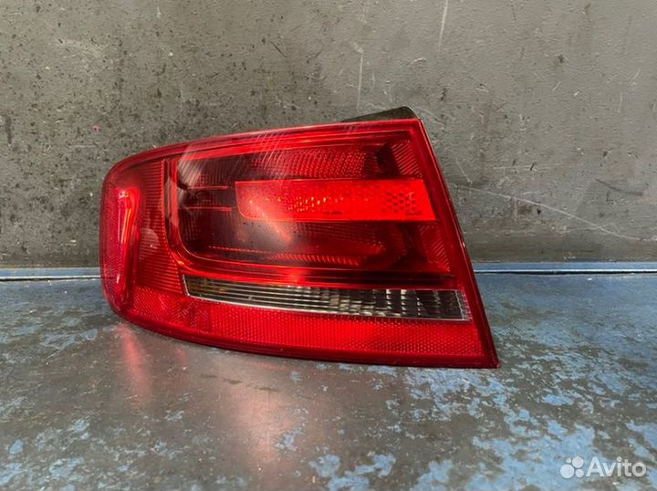 Фонарь левый Audi A4 B8