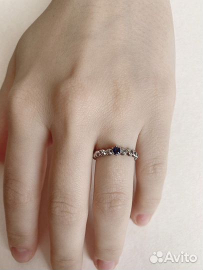 Кольцо из платины с сапфирами
