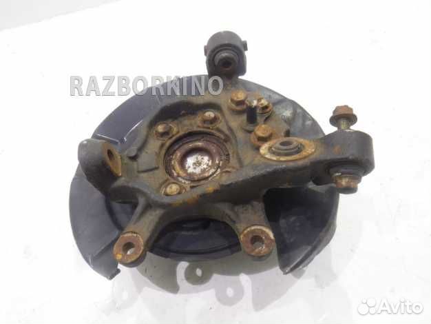 Кулак задний правый Ниссан