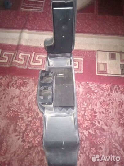 Подлокотник