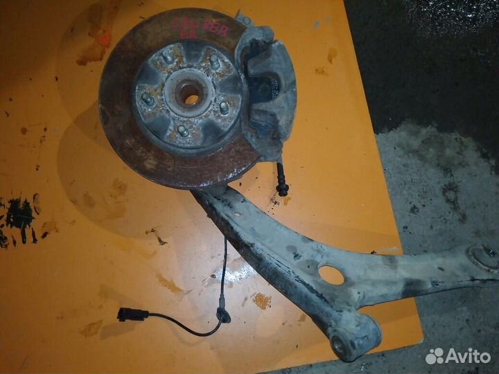 Суппорт тормозной передний на Dodge Caliber