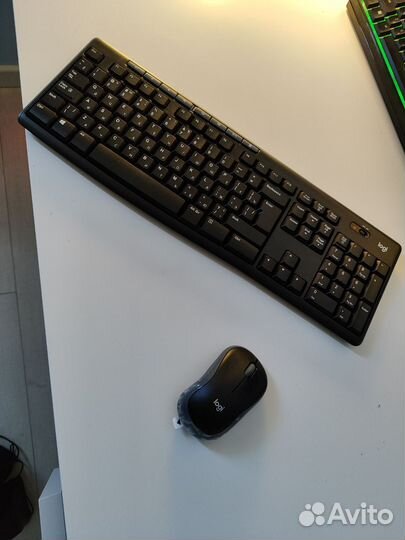 Logitech Комплект мышь + клавиатура MK270