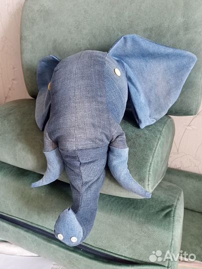 Слон Димка. Точнее, его голова