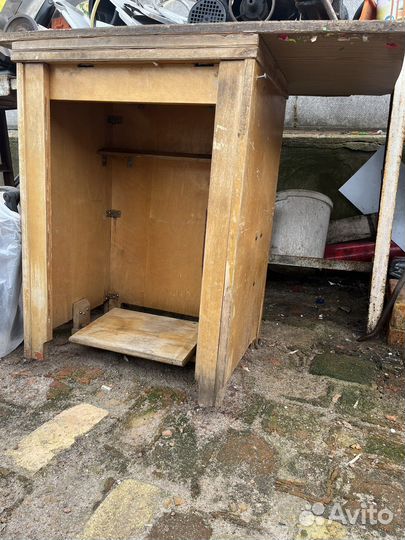 Швейшная машинка ножная