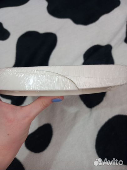 Новый, но бракованный вращающийся поднос