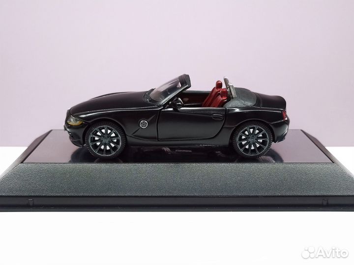 1:43 BMW Z4 (E85) Black Matt
