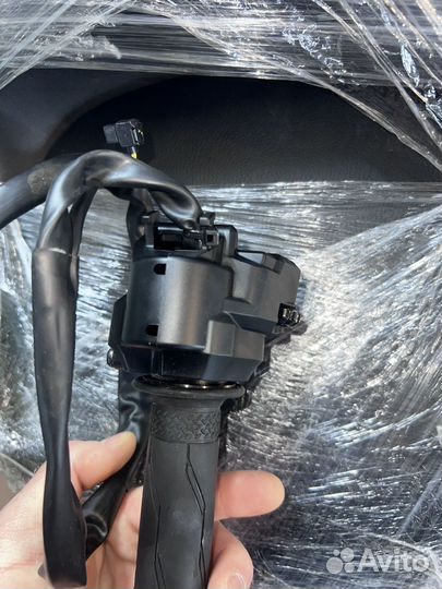 Пульт правый Yzmshs YZF R1 2020-2023