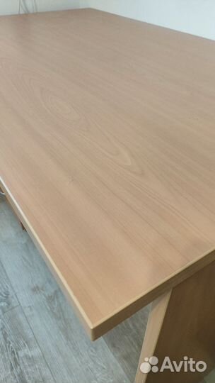 Письменный стол с тумбой