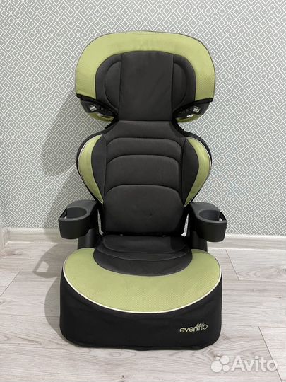 Детское кресло бустер