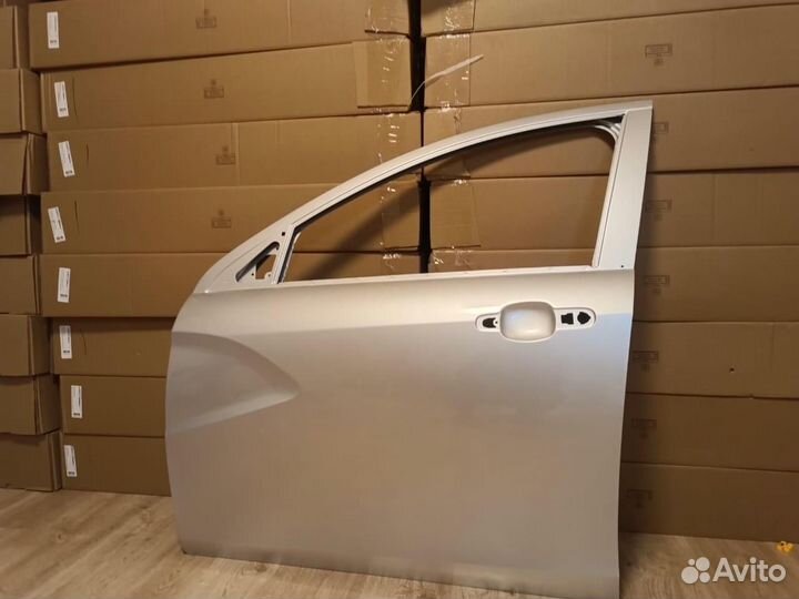 Дверь передняя левая Лада Веста серебристый (691)