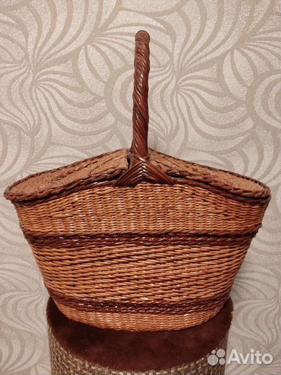Корзина плетеная с крышкой