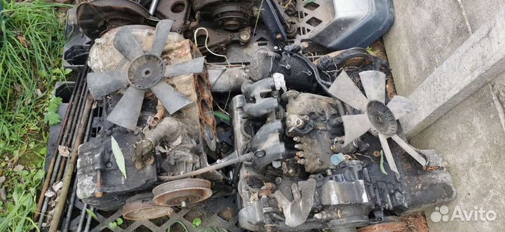 Запчасти на Мерседес 190d