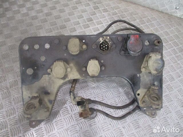 Кронштейн розеток MAN 81517150257