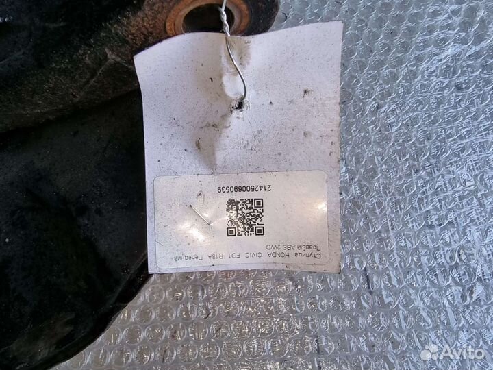 Кулак поворотный Honda civic 4d 1-8 л