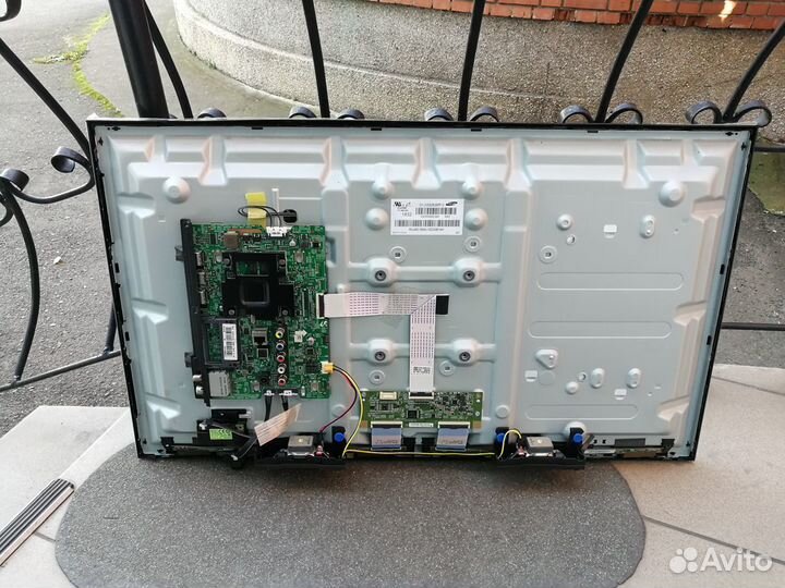 Телевизор samsung UE32N5300 (Разбор)(По запчастям)