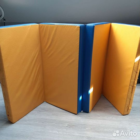 Мат гимнастический складной 4-х секционный