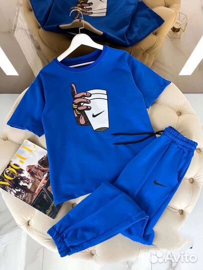 Костюм женский новый