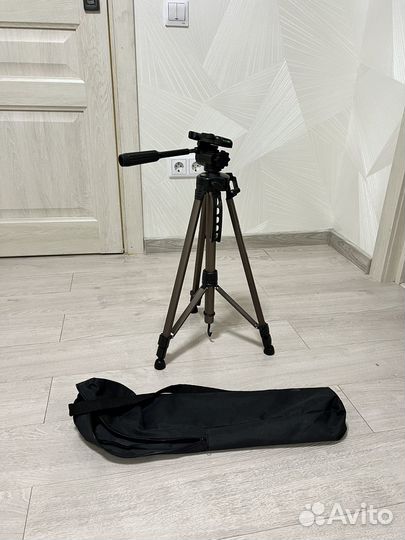 Штатив для фотоаппарата