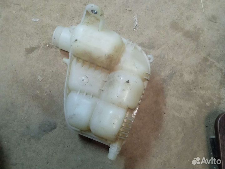 Бачок расширительный Bmw X1 F48 дефект